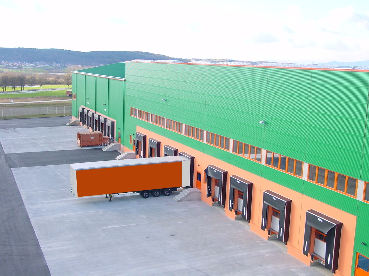Verladerampen am Logistik-Center-Pall